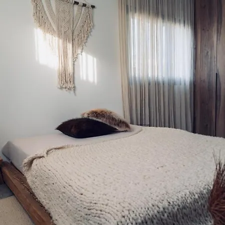 Apartment 3 Bedroom Ocean Shore