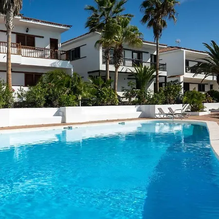 3 Bedroom Ocean Shore Apartament