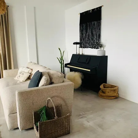 3 Bedroom Ocean Shore Lejlighed