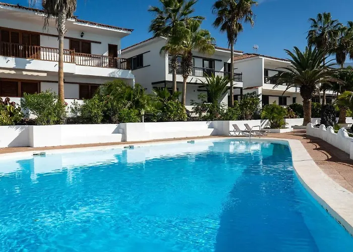 3 Bedroom Ocean Shore Apartament