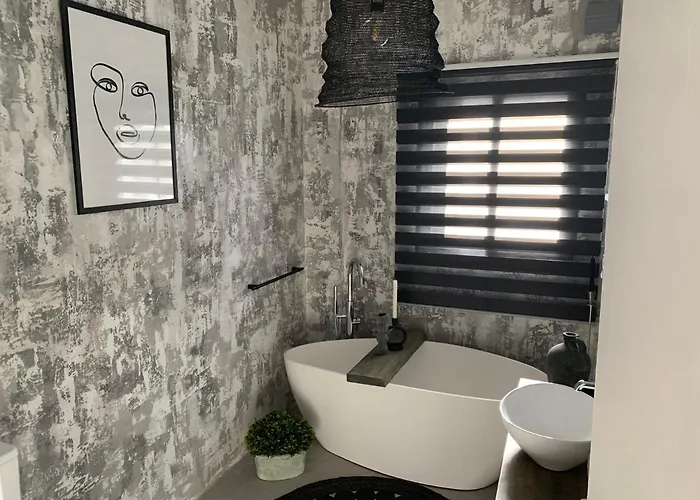 3 Bedroom Ocean Shore